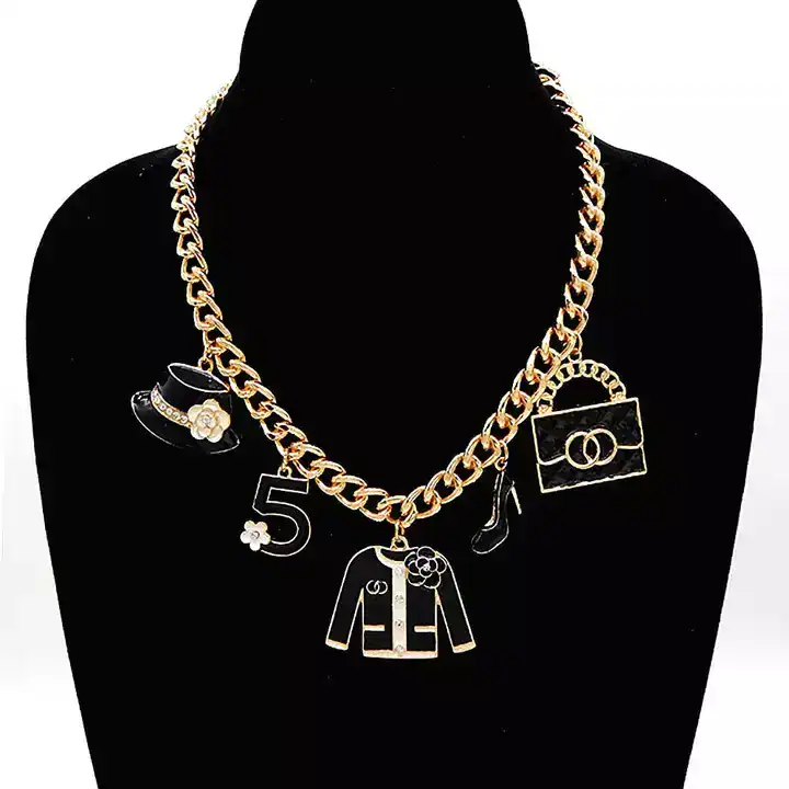 Bag Heel Cloth Number 5 Flower Pendant Chain Necklace