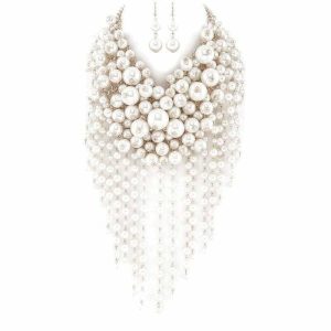 Chunky Dangling Pearls Choker Silver and White