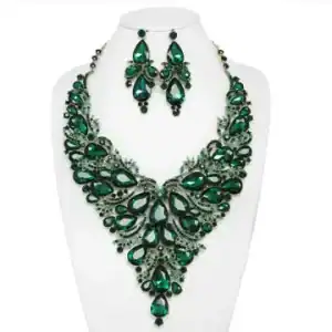 New - Crystal Cluster V-Shaped Necklace Set (Green)