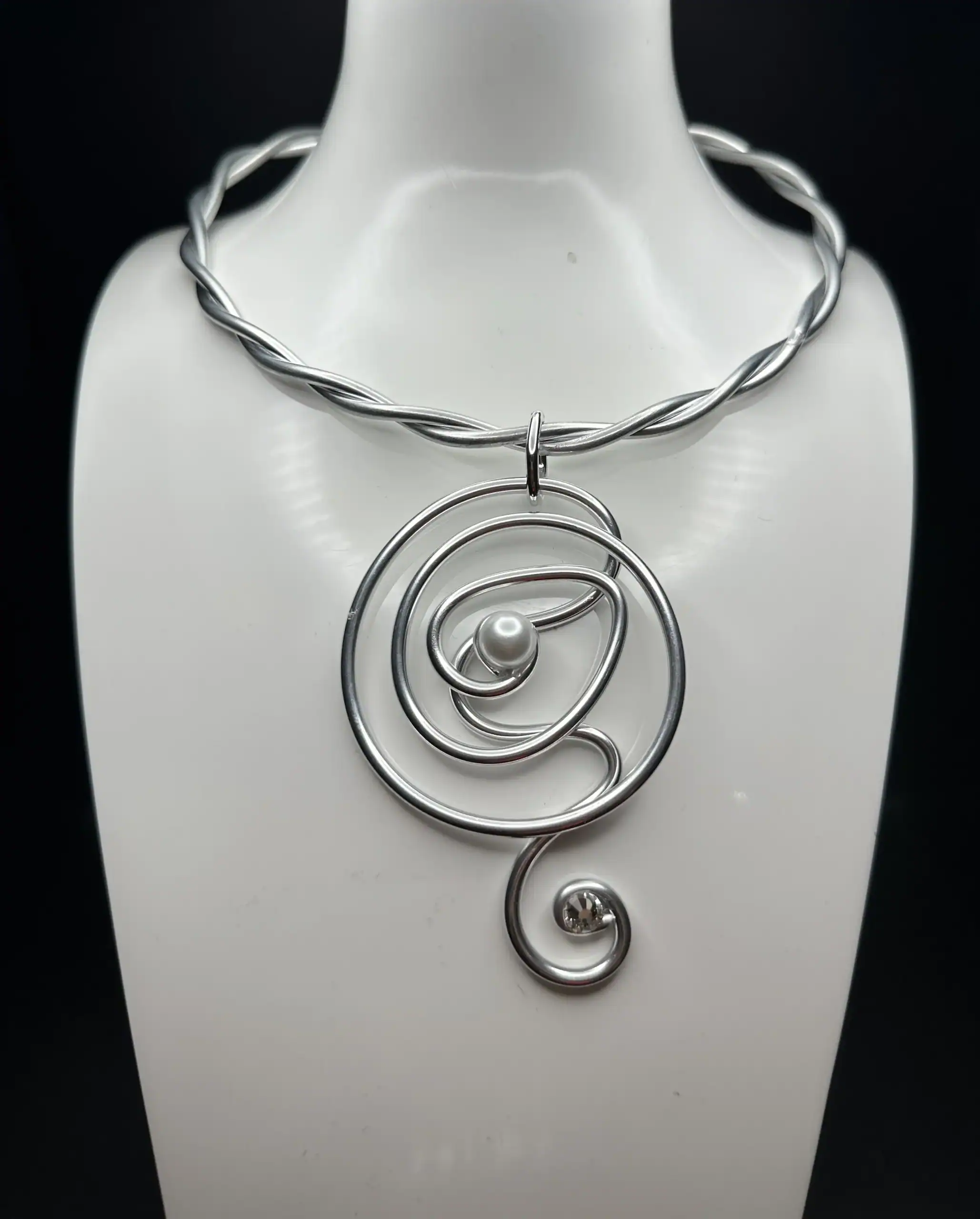 New -Jeff D. Squire Centered Pearl Necklace