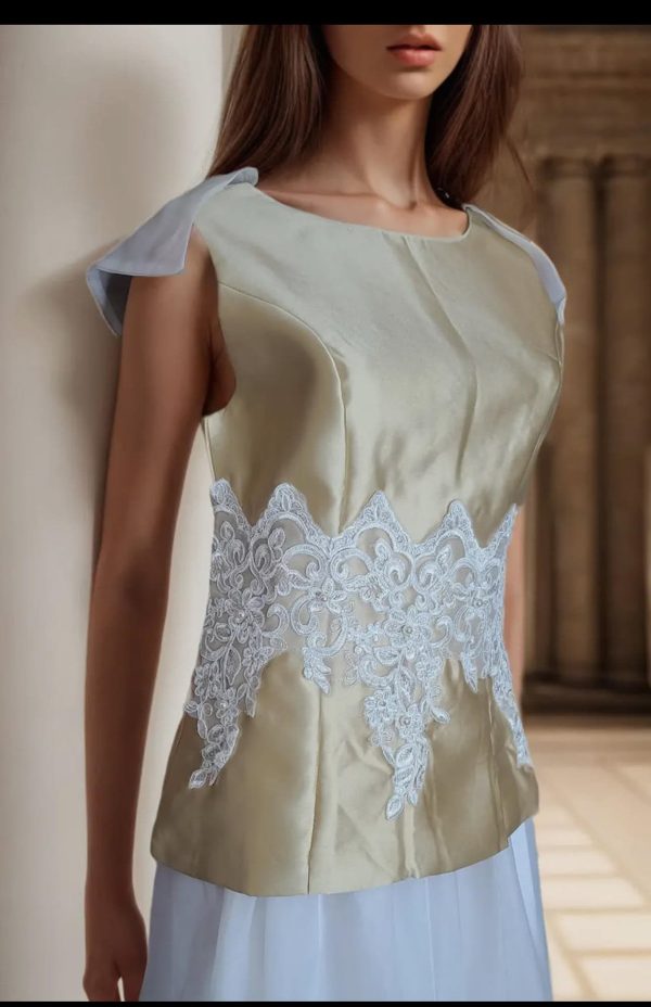New - Sleeveless Lace Gold Top (Medium)