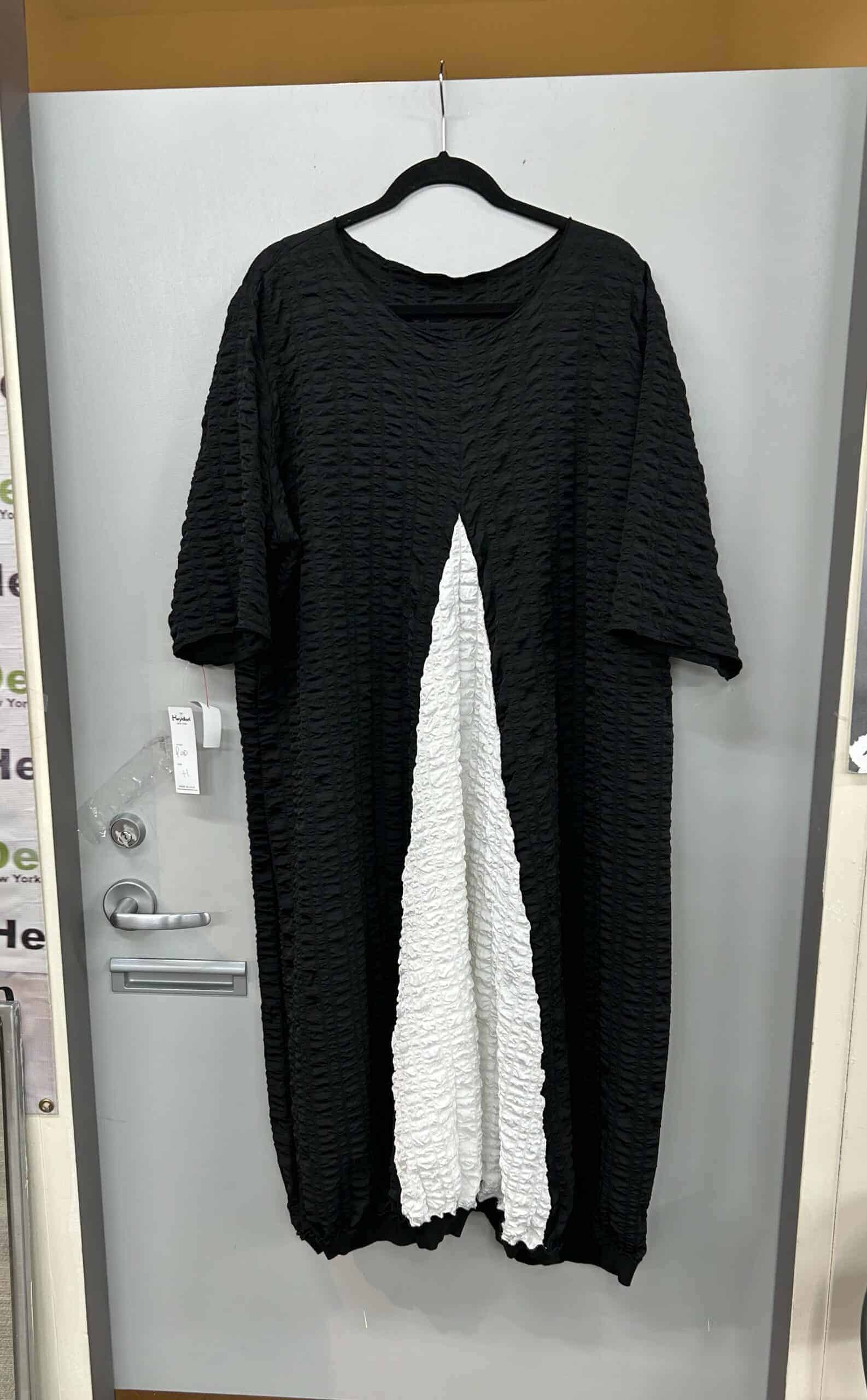 New – High End Designer Black/White Pocur Dress (Size XL-1X)