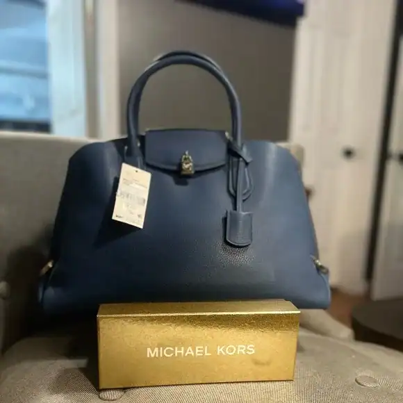 New – MK Large Sandra Tote – Black (Very Nice)