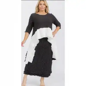 New - 2pc Popcorn Skirt-set ( 3 Sizes)
