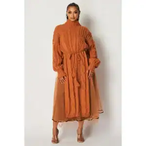 New - Textured Knit Skirt (Mesh) Set (3 Size Selections - S-L)