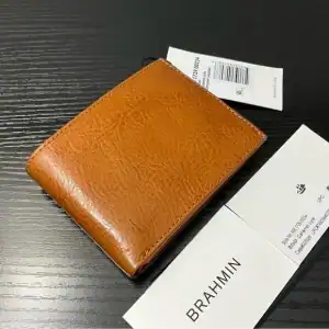 New - Men Brahmin Wallet Lyla