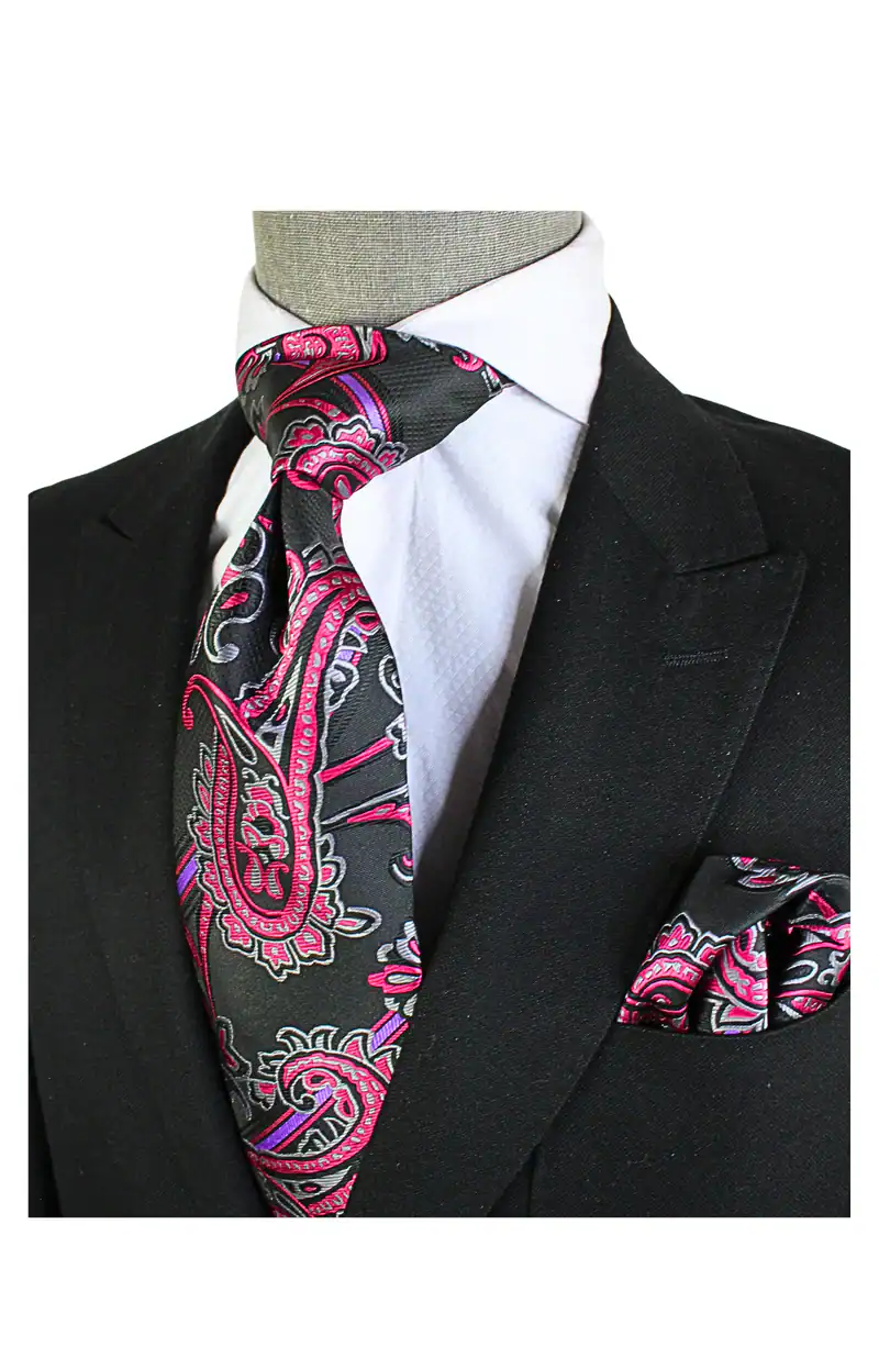 New – Paisley Black & Fushia Tie w/hanky